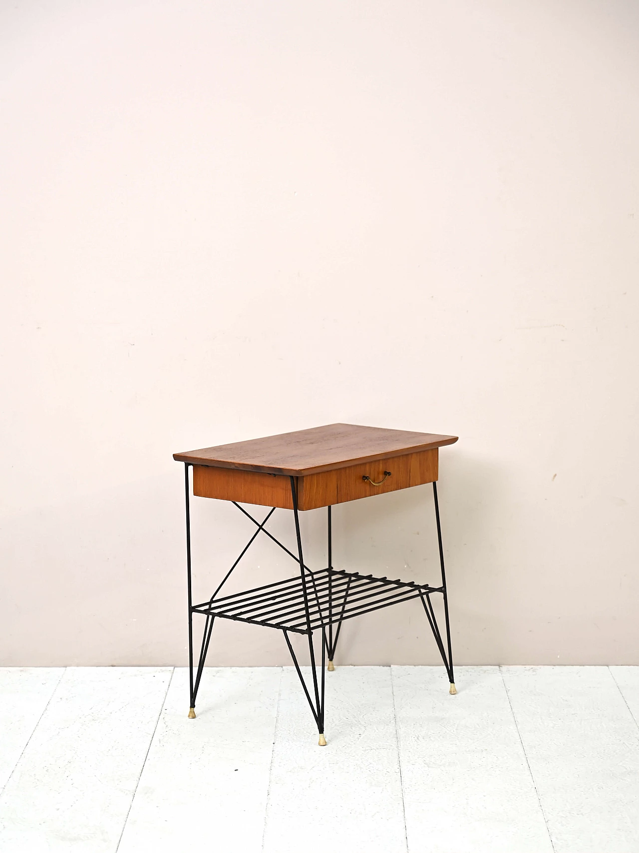 Tavolino in legno con base in metallo, anni '60 3