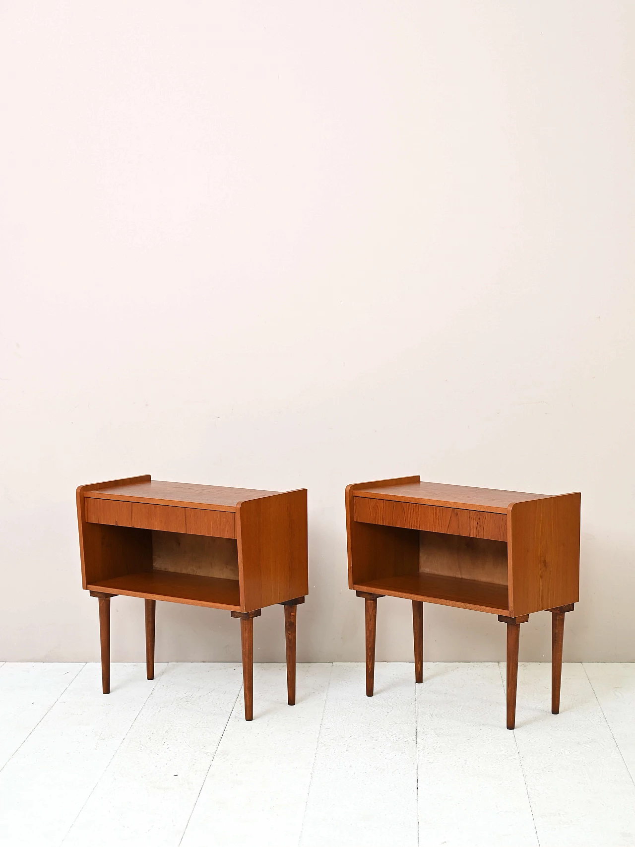 Pair of teak bedside tables with compartment shelf, 1950s 4
