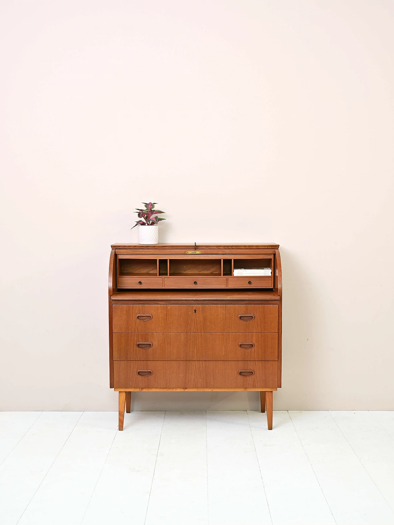 Sécretaire in teak with drawers and pull-out desk, 1960s 2