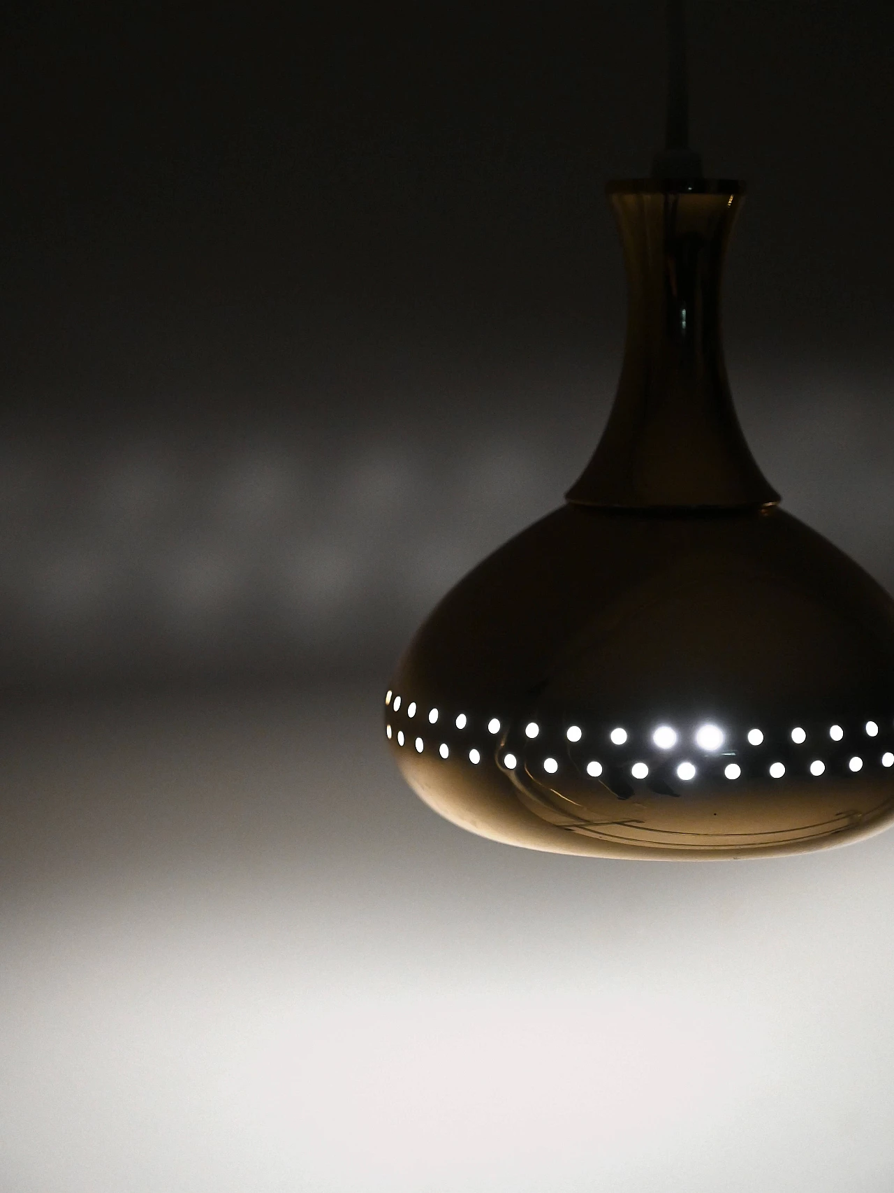 Coppia di lampadari in ottone di Hans-Agne Jakobsson per Markaryd, anni '50 8