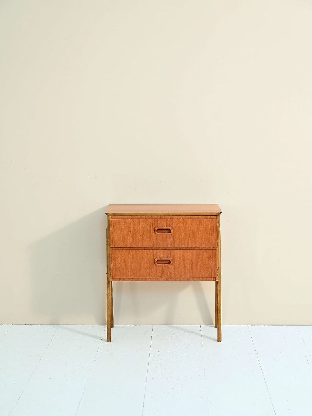 Teak bedside table with top with rounded edges, 1960s 2