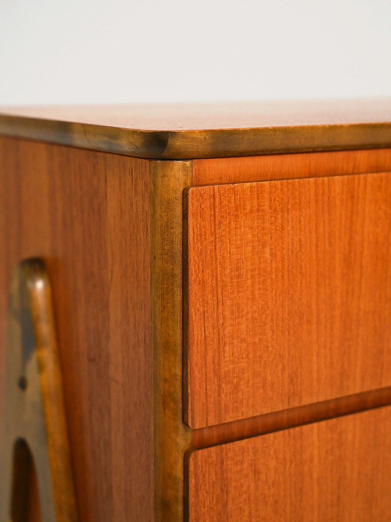 Teak bedside table with top with rounded edges, 1960s 7