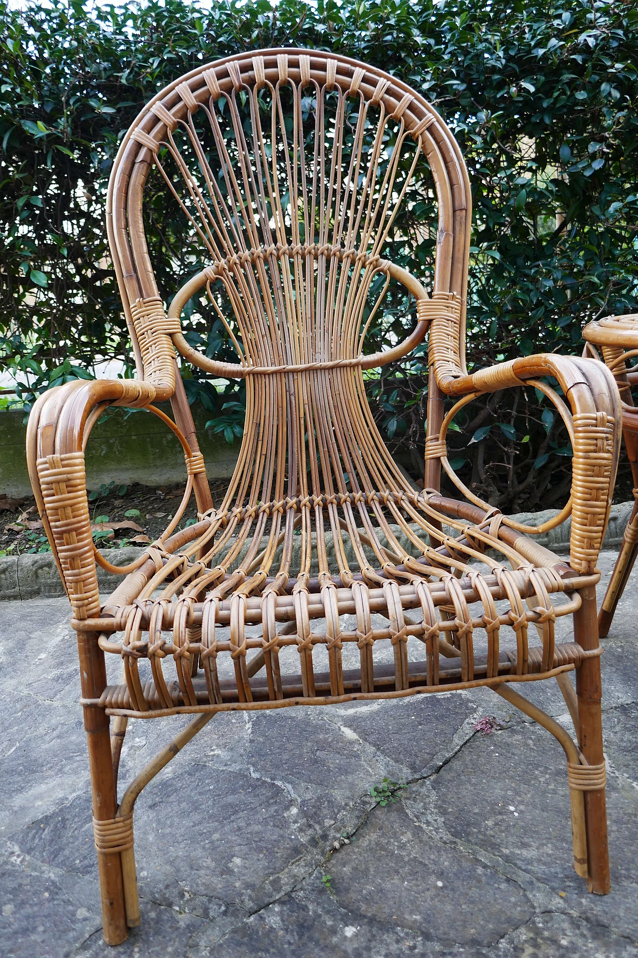 Pair of wicker chairs and small table, 1970s 3
