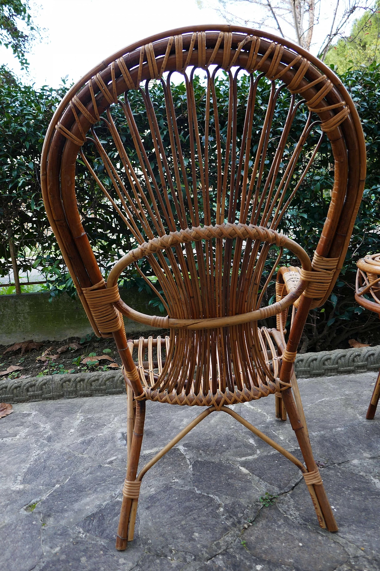 Pair of wicker chairs and small table, 1970s 5