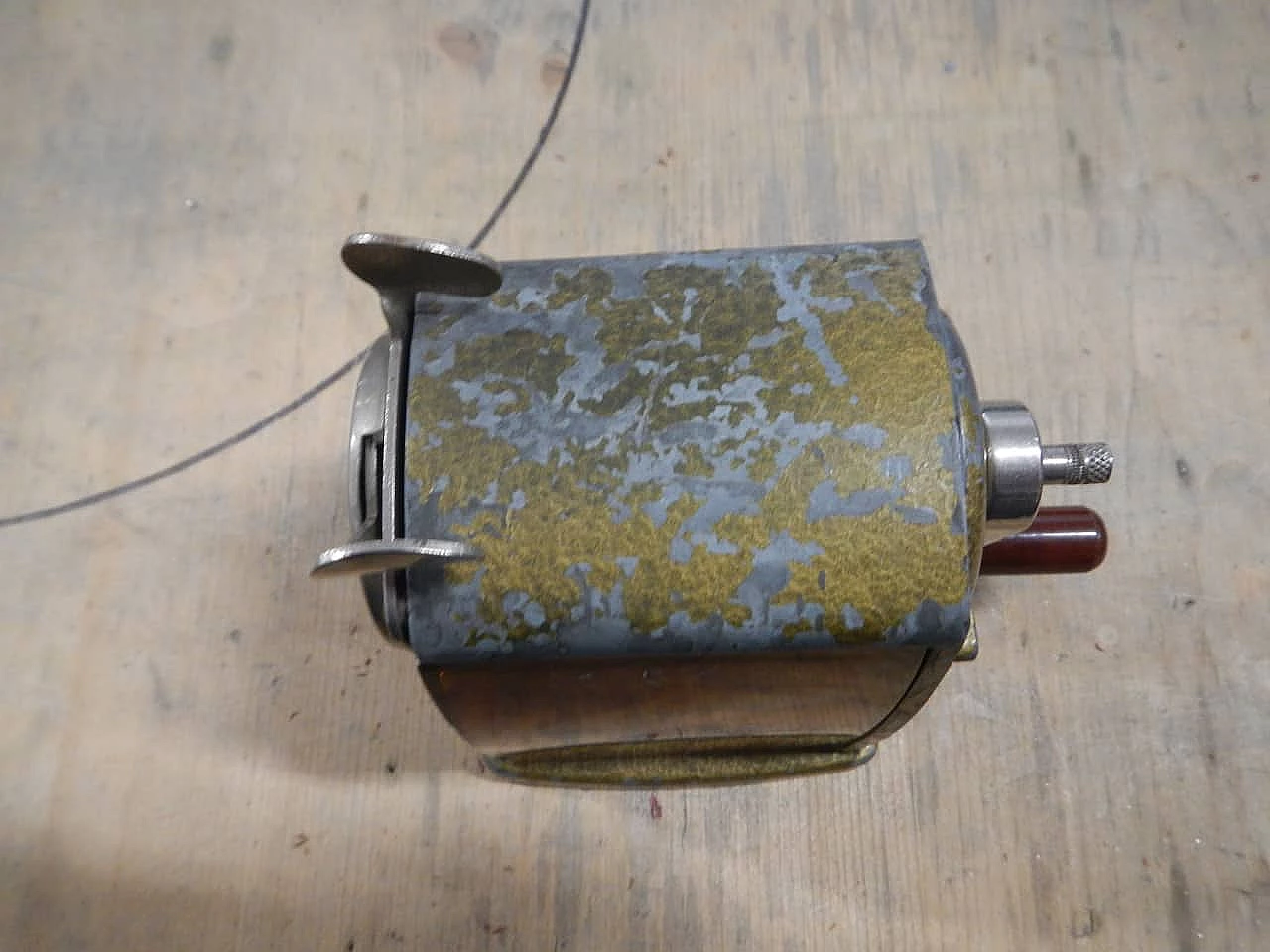 Iron and plastic pencil sharpener by Dablett, 1950s 9