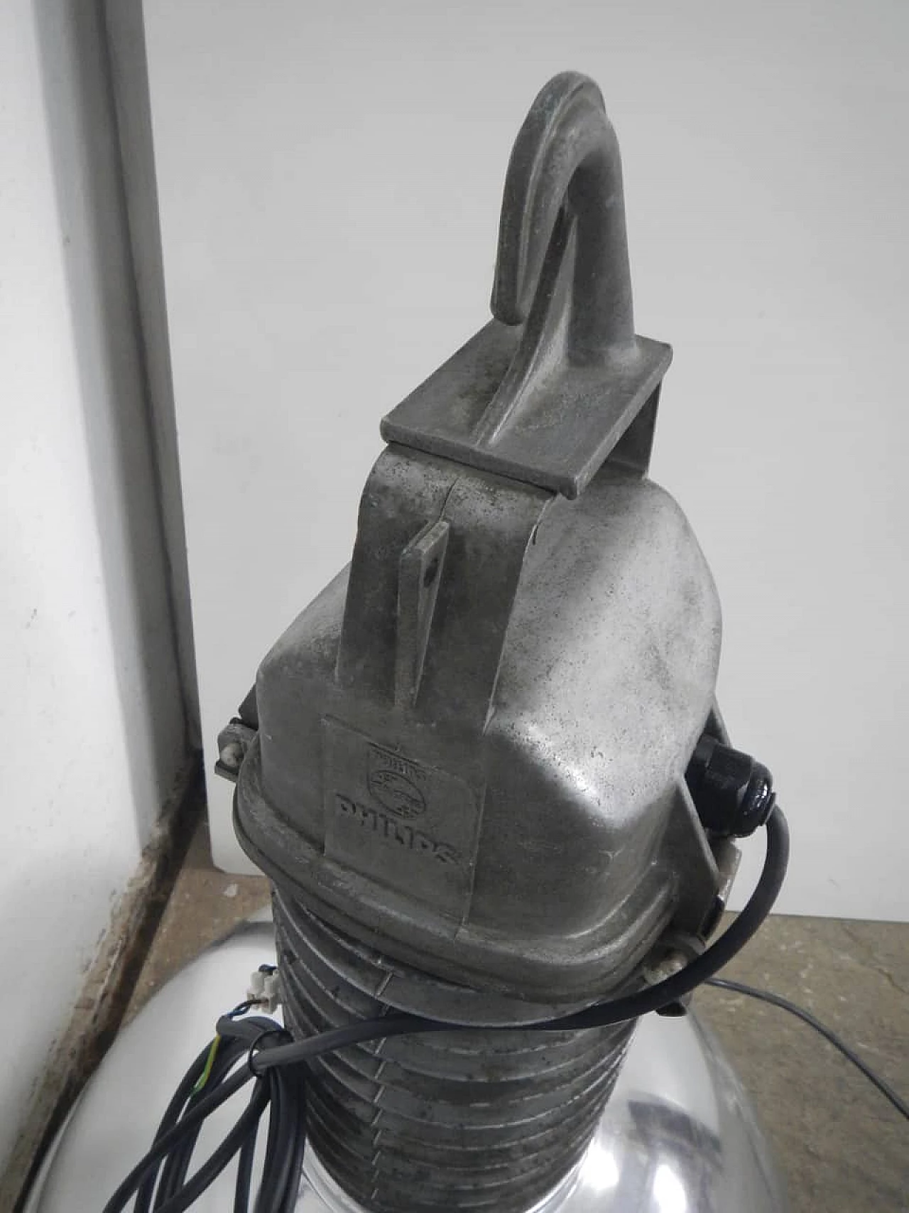 Lampada a sospensione in metallo di Philips, anni '50 3