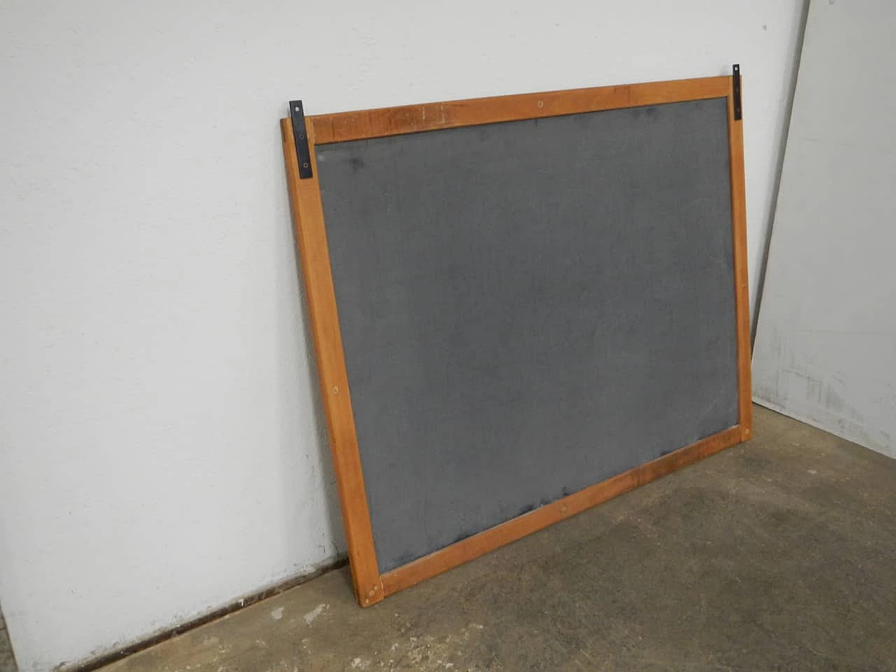 Slate and beech wall-mounted school blackboard, 1980s 7