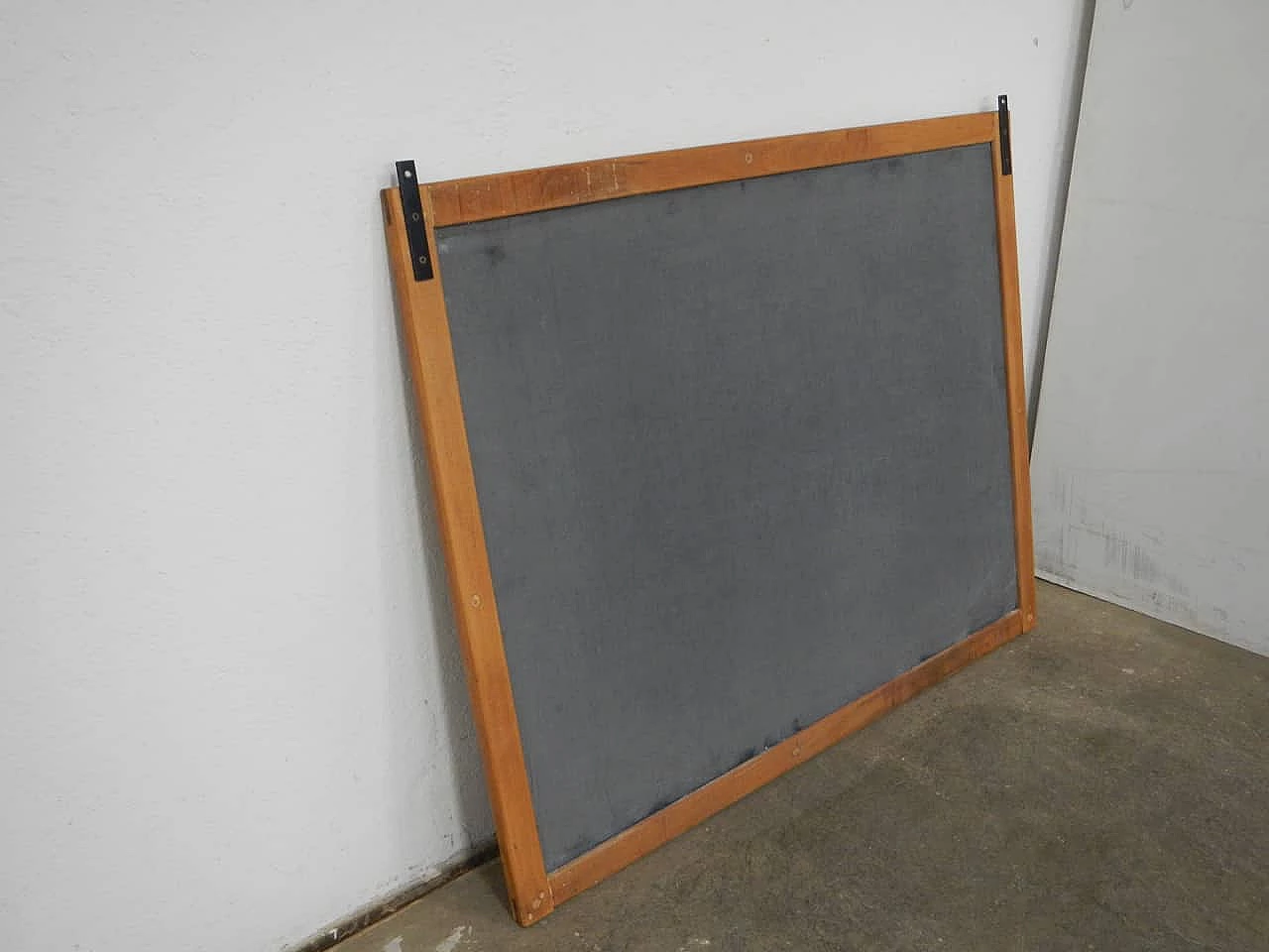 Slate and beech wall-mounted school blackboard, 1980s 8