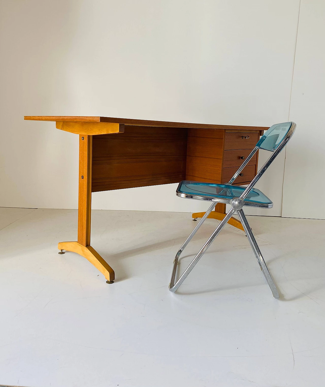 Teak desk, 1960s 12