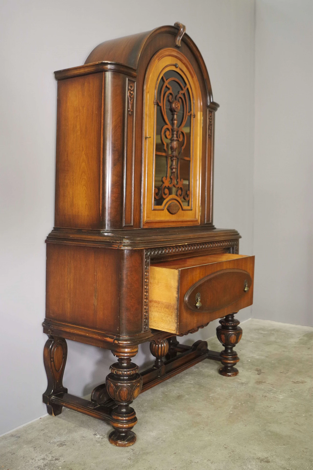 Carved wooden showcase with large drawer, 1940s 5
