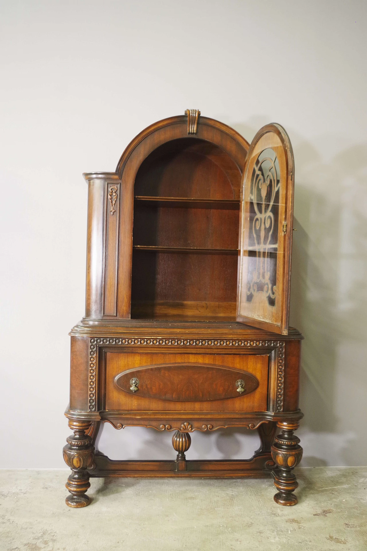 Carved wooden showcase with large drawer, 1940s 7