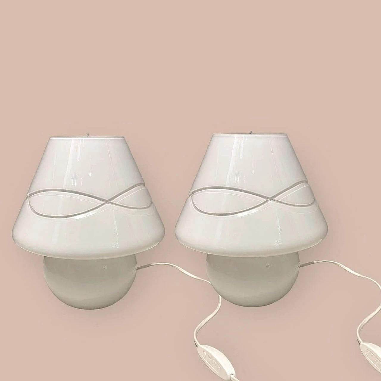Coppia di lampade da tavolo in vetro di Murano bianco, anni '80 2