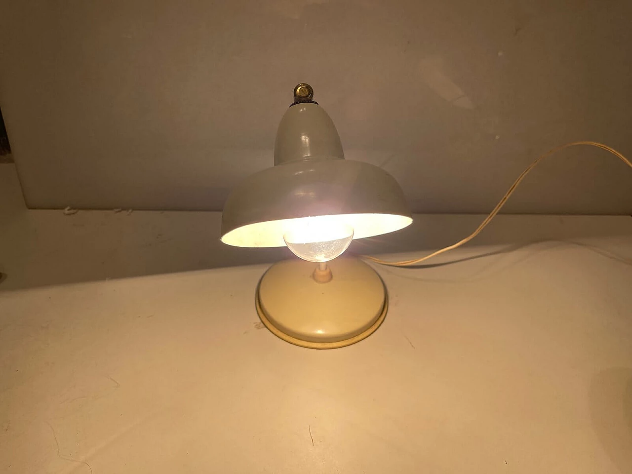 Coppia di lampade da scrivania, anni '60 5