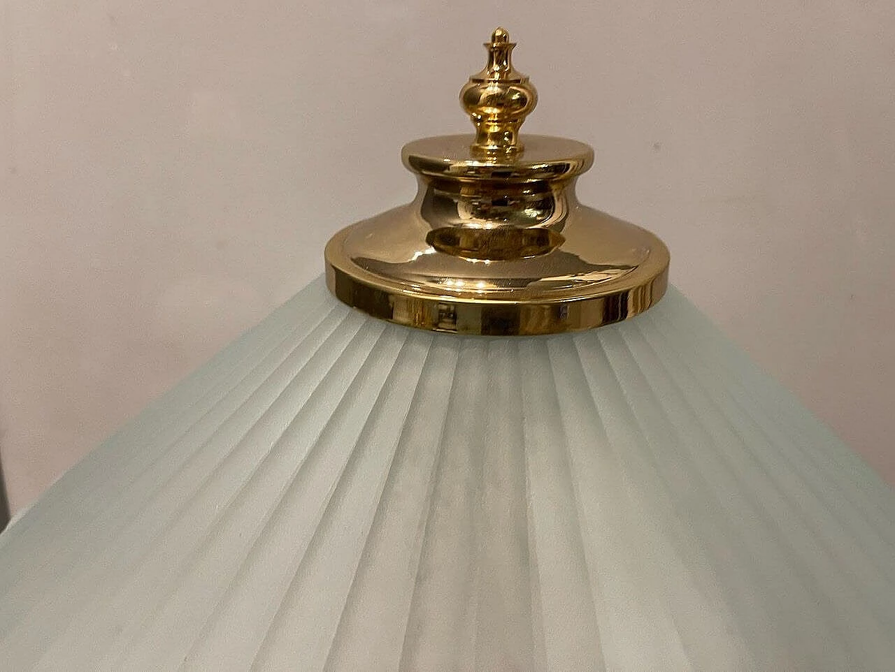 Coppia di lampade da tavolo in vetro satinato, anni '80 4