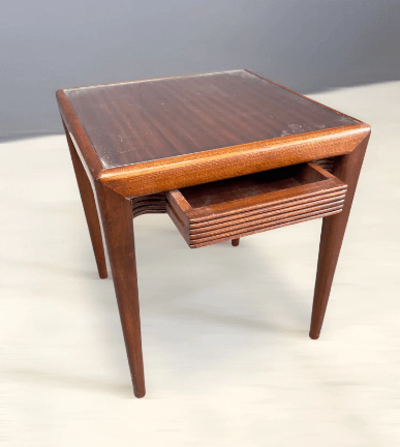 Pair of square mahogany side tables by Osvaldo Borsani, 1950s 4