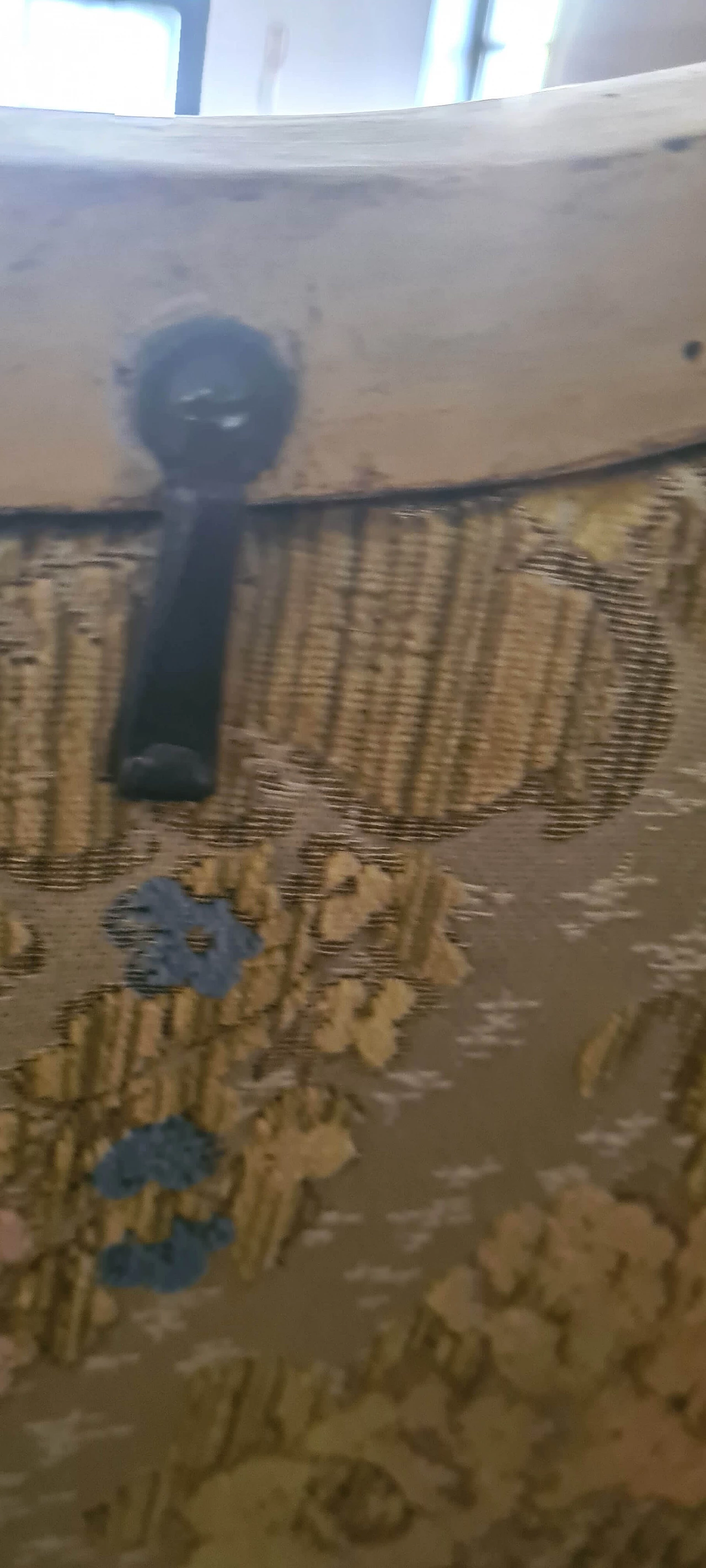 Coppia di poltrone Luigi XV in legno laccato e dorato, metà '700 11