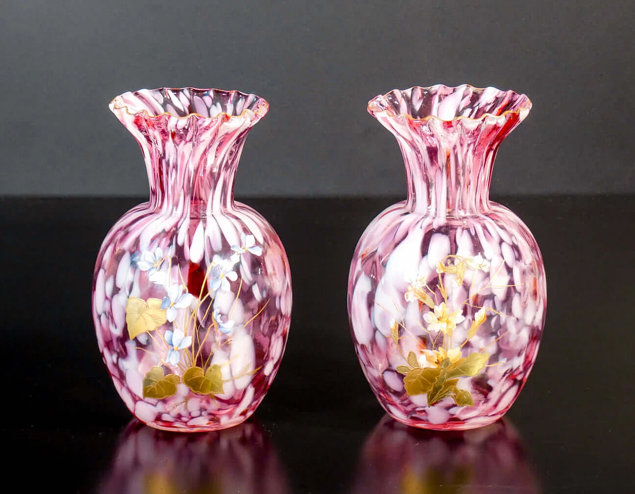 Coppia di vasi in vetro soffiato decorato di Verrerie Saint Denis Legras, '800 1