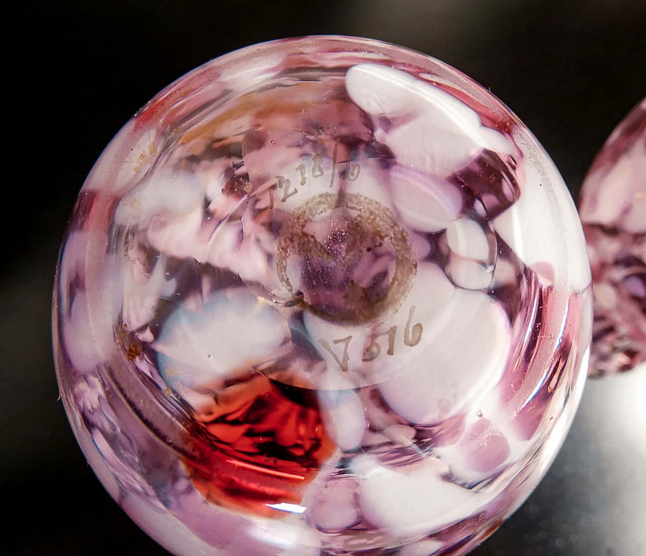 Coppia di vasi in vetro soffiato decorato di Verrerie Saint Denis Legras, '800 9