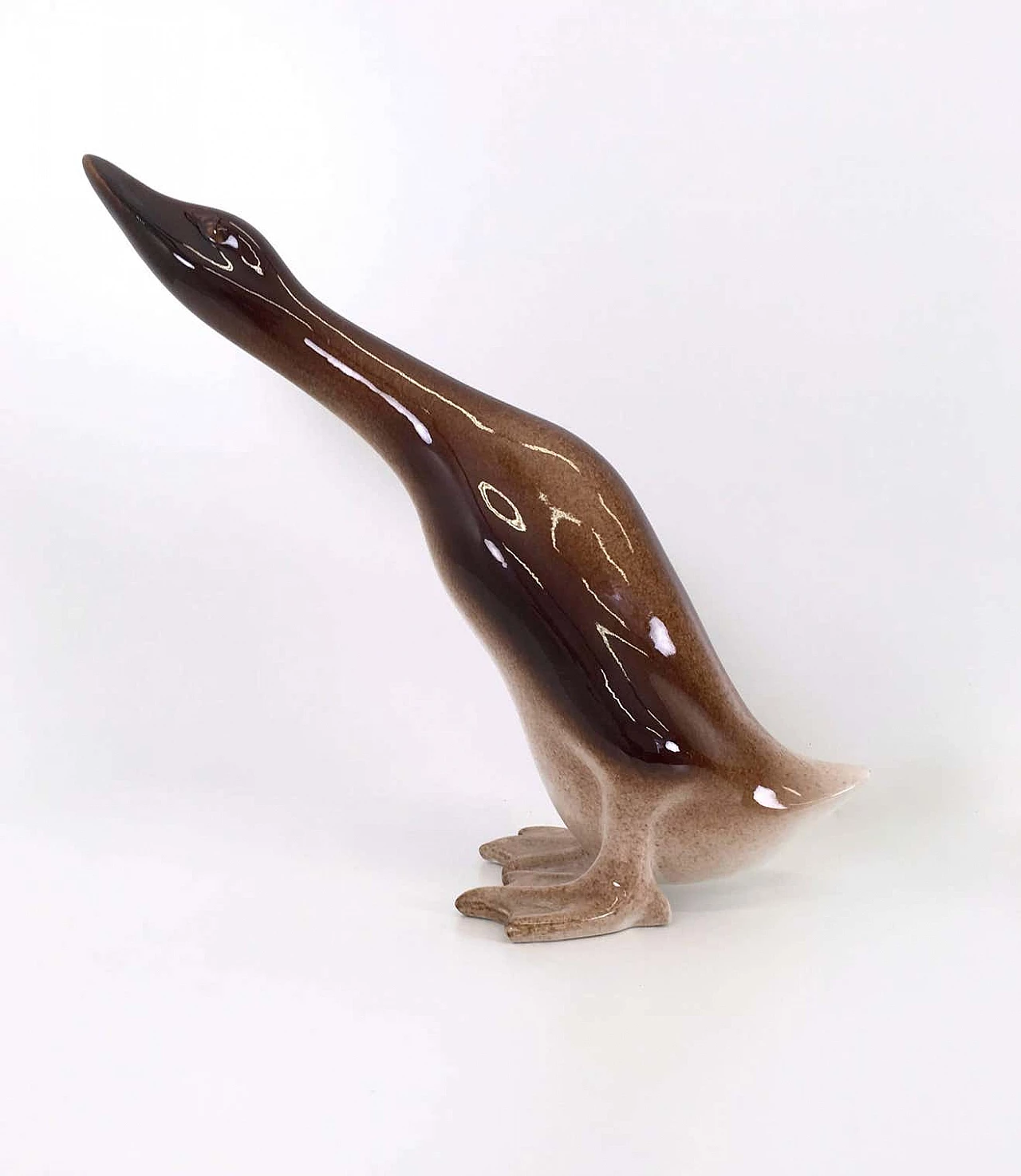 Coppia di sculture di anatre in ceramica aerografata di Ugo Zaccagnini, anni '50 5