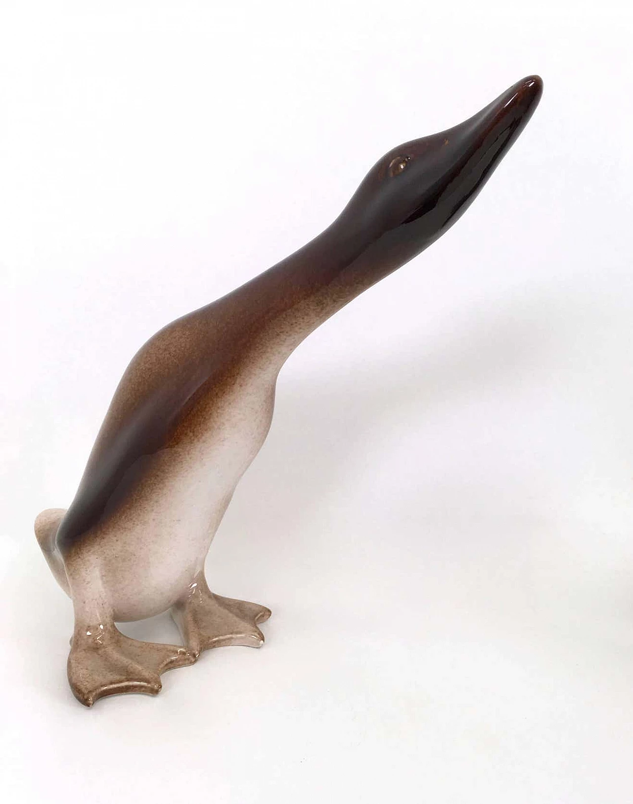 Coppia di sculture di anatre in ceramica aerografata di Ugo Zaccagnini, anni '50 6