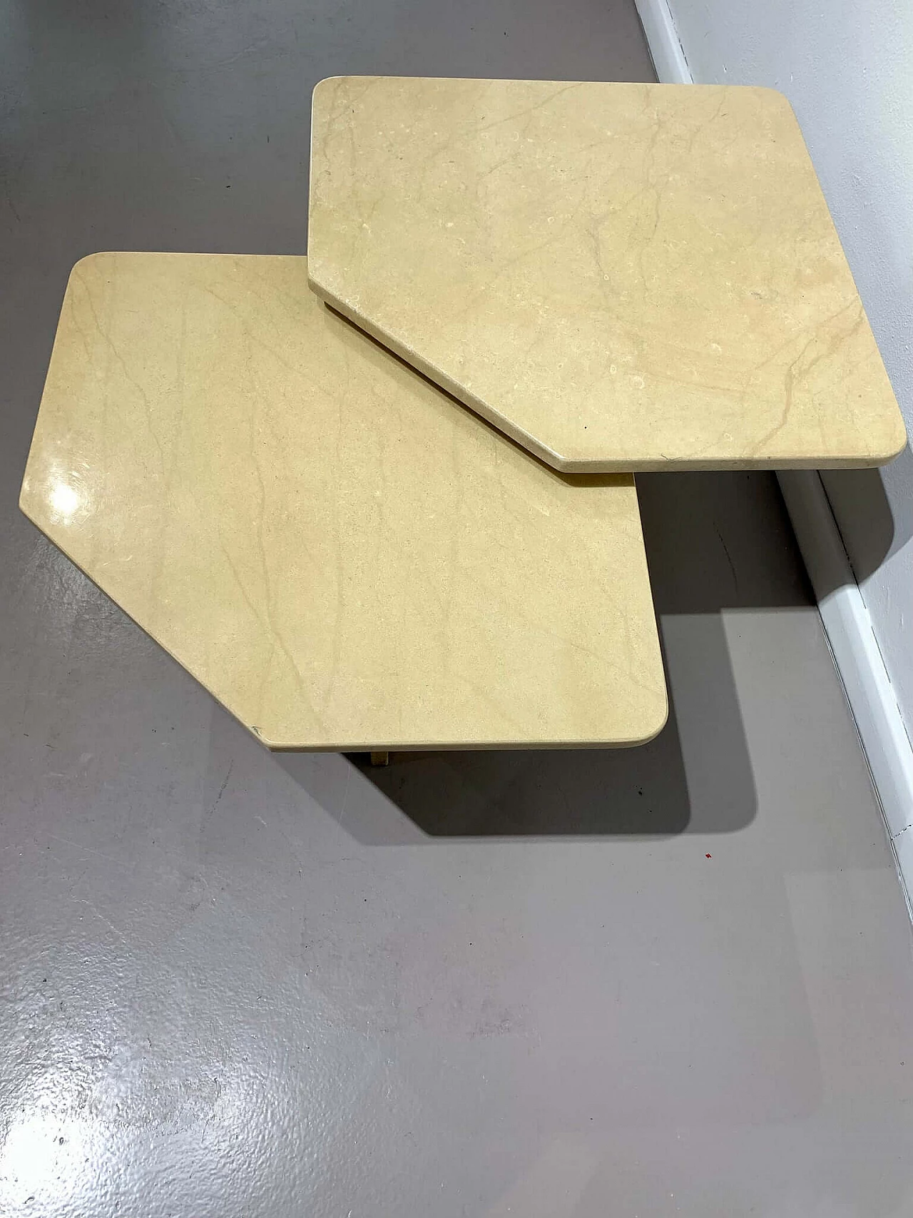 Coppia di tavolini in marmo di Portogallo, anni '70 3