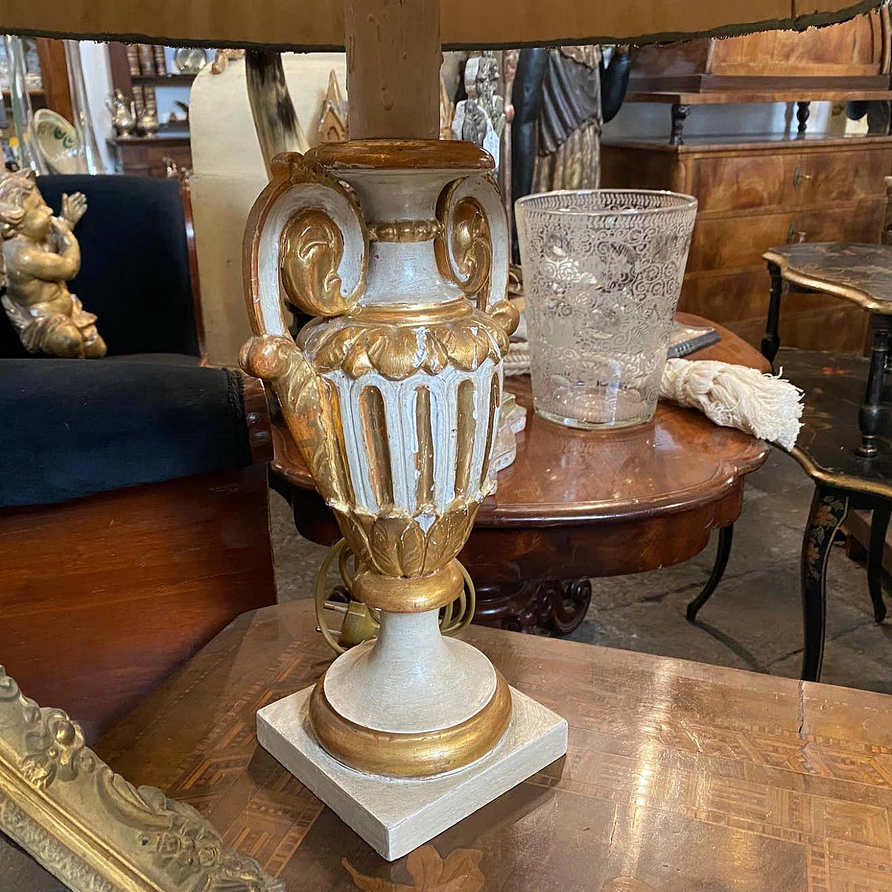 Lamp mounted on Sicilian palm stand, late 19th century 6