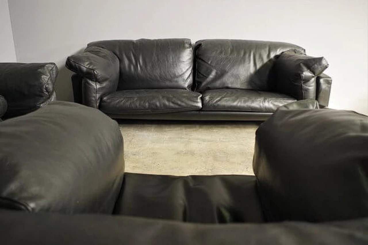 Coppia di poltrone e divano in pelle nera di Moroso, anni '80 38
