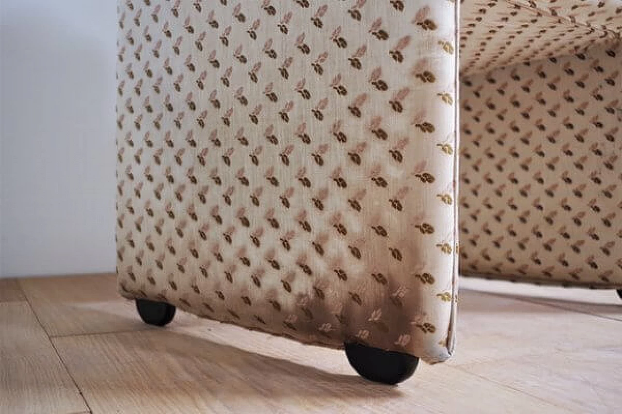 3 Armchairs and side table in the style of Mario Bellini for B&B, 1970s 18