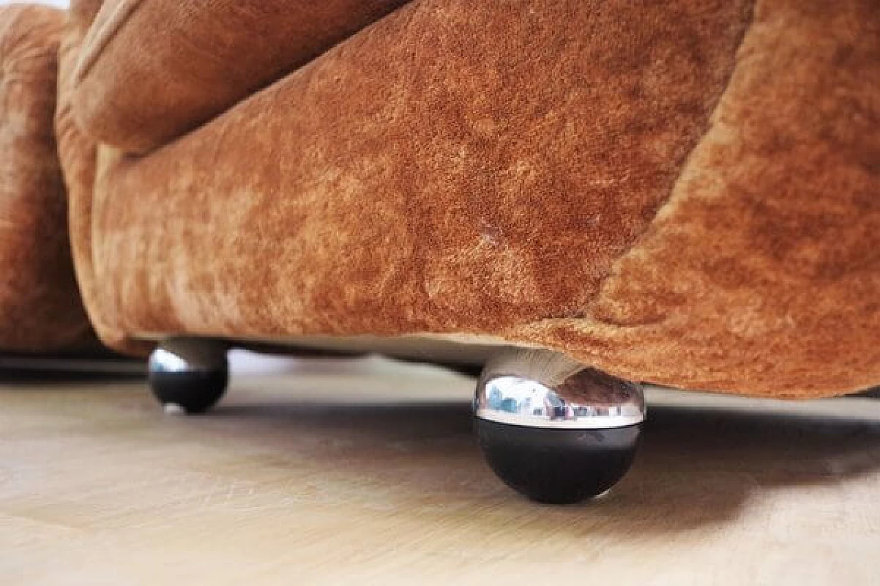 Pair of velvet armchairs and sofa, 1970s 19