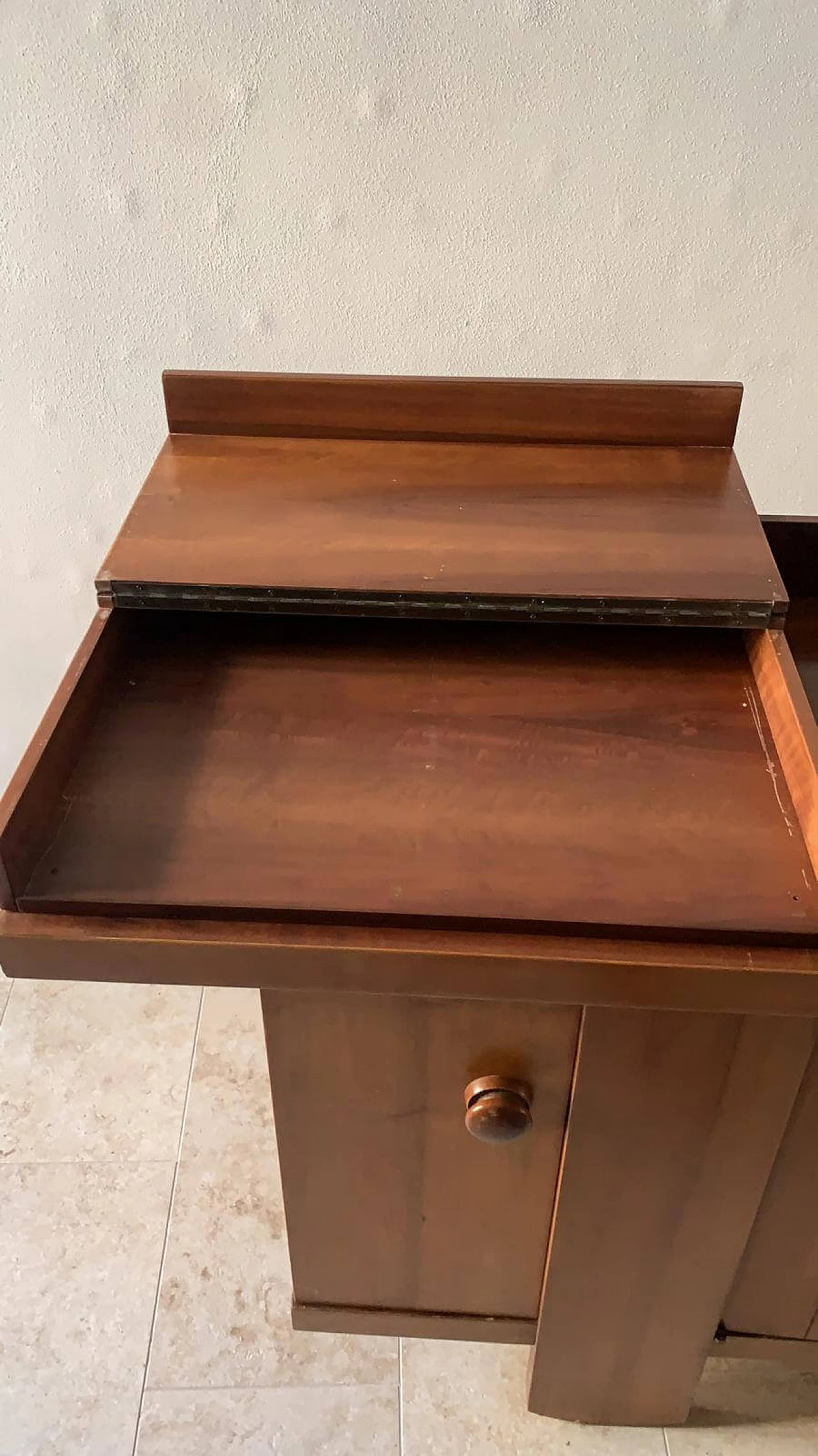 Credenza in piuma di noce impiallacciato di Silvio Coppola per Bernini, anni '70 4