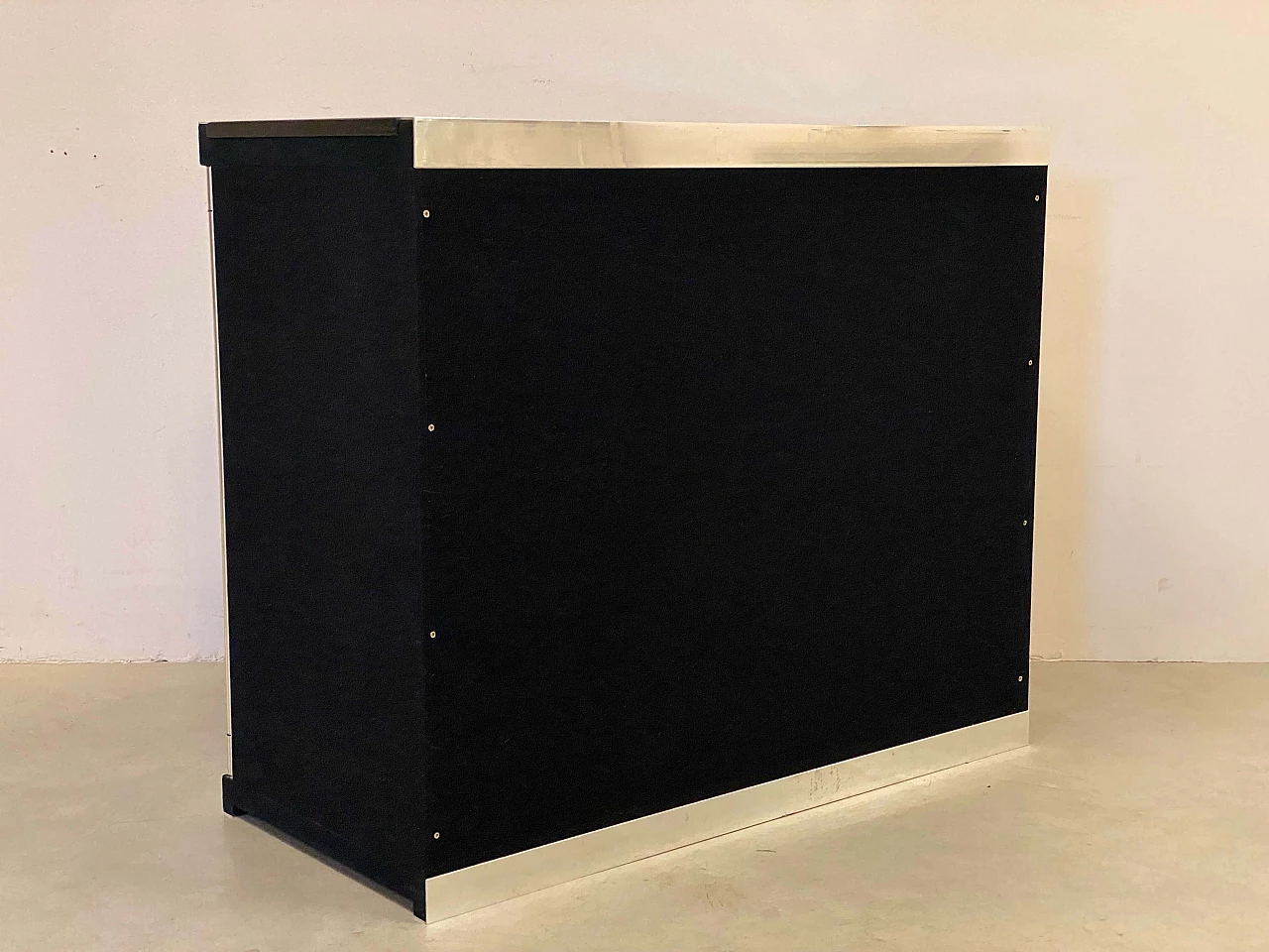 Credenza in feltro nero e acciaio di Guido Faleschini per Hermès, anni '70 4