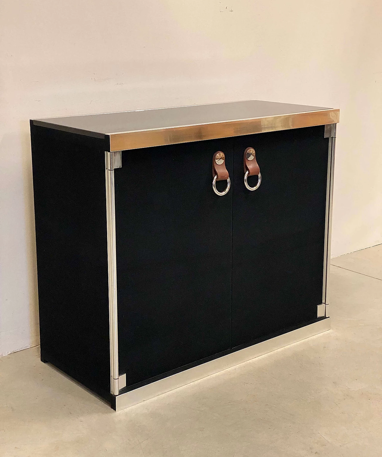 Credenza in feltro nero e acciaio di Guido Faleschini per Hermès, anni '70 11