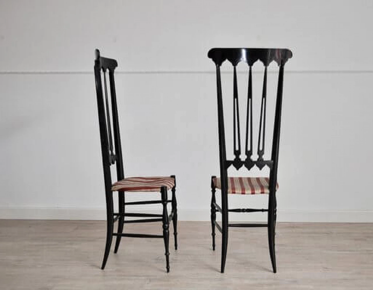 Coppia di sedie in legno e tessuto di Gio Ponti, anni '50 1