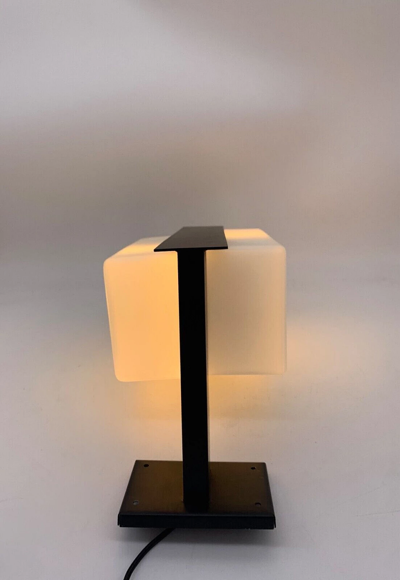 Pair of wall lights in glass and iron attributed to Stilnovo, 1950s 3