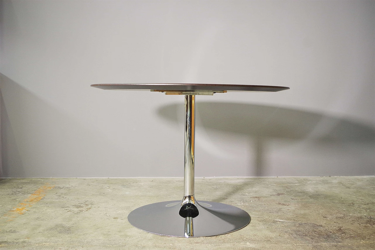 Tavolo rotondo in alluminio e legno impiallacciato rovere tinta wengè 1