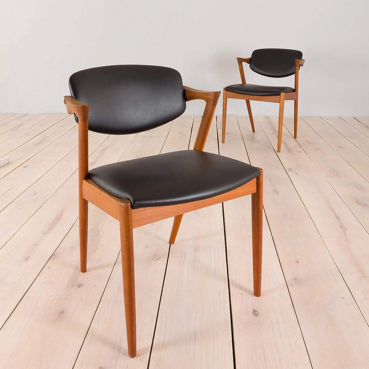 Pair of 42 teak and black leather chairs by Kai Kristiansen for Schou Andersen, 1960s 7