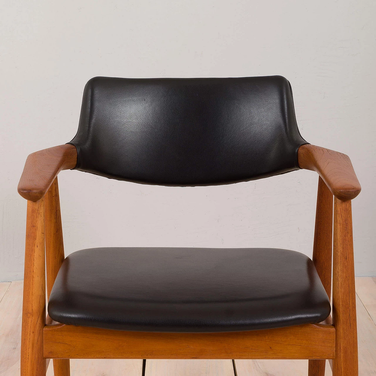 Solid teak and leather armchair by Erik Kierkegaard for Høng Stolefabrik, 1960s 9