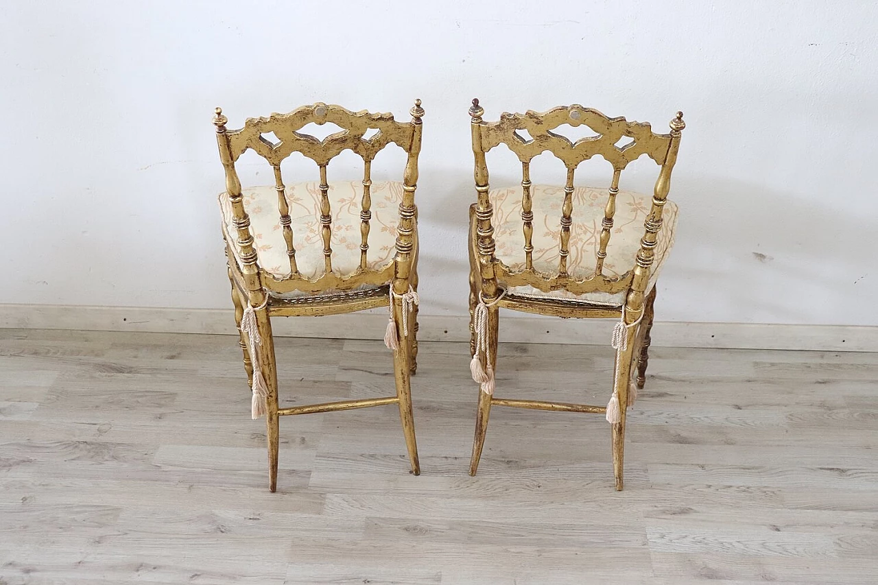 Pair of Chiavarine-type chairs in gilded wood with gold leaf, 19th century 10