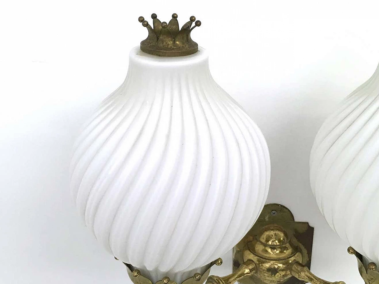 Two-light wall lamp in opaline glass and brass by Arredoluce, 1950s 4