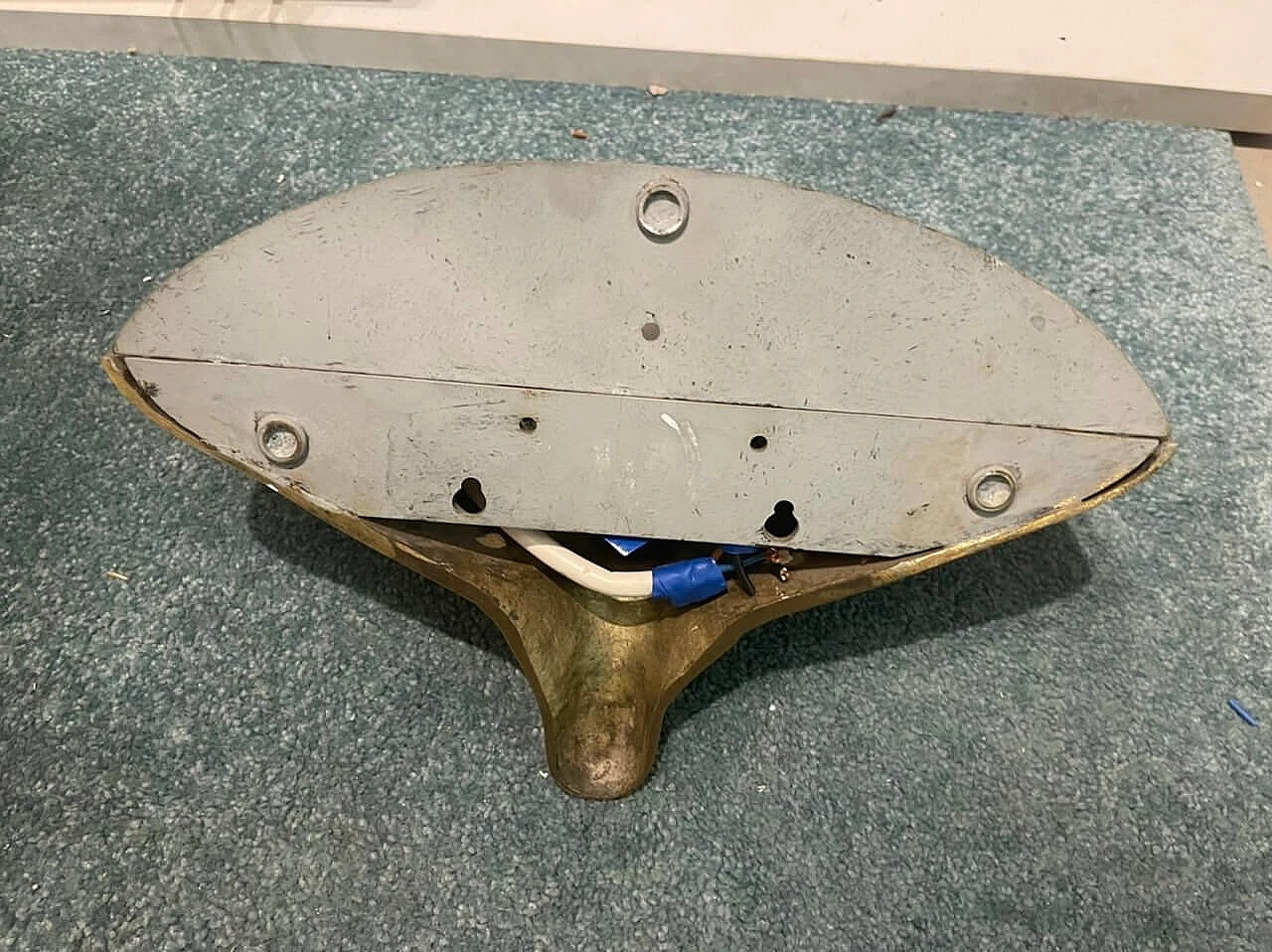 Single Art Deco style brass wall sconce, 1970s 6