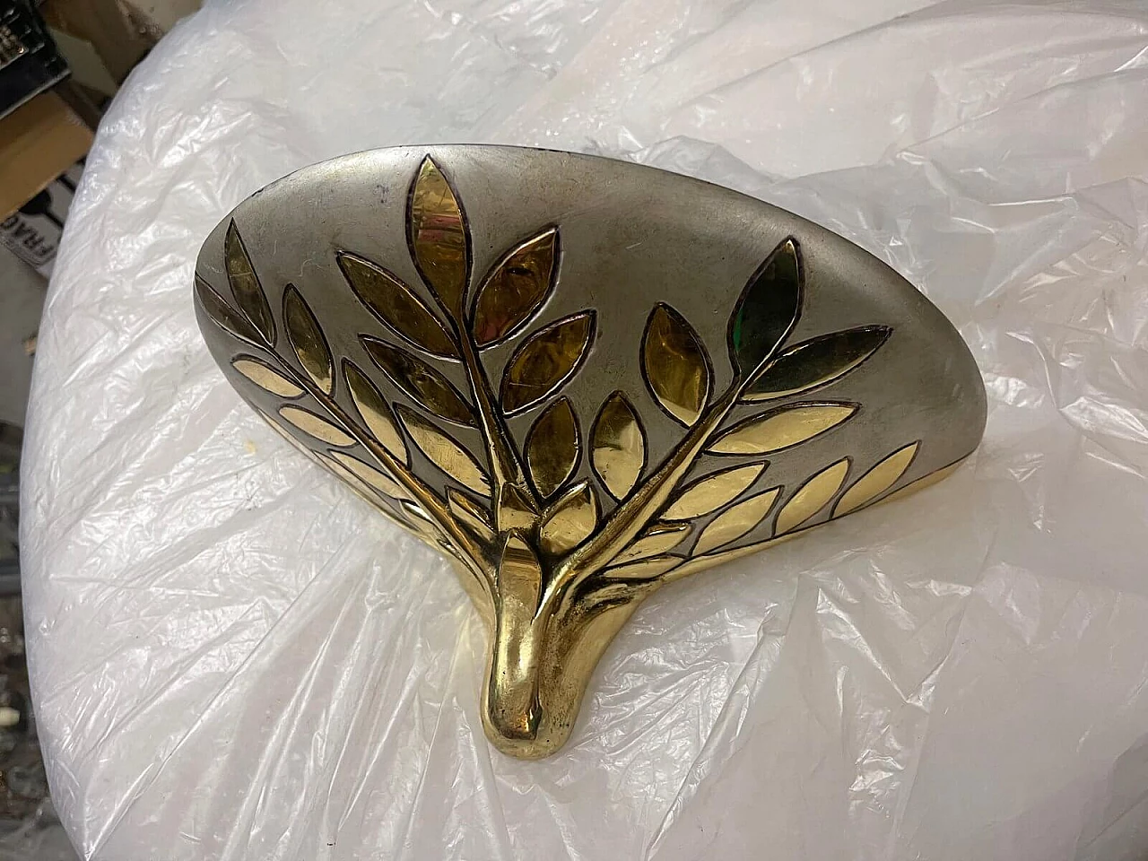 Single Art Deco style brass wall sconce, 1970s 7
