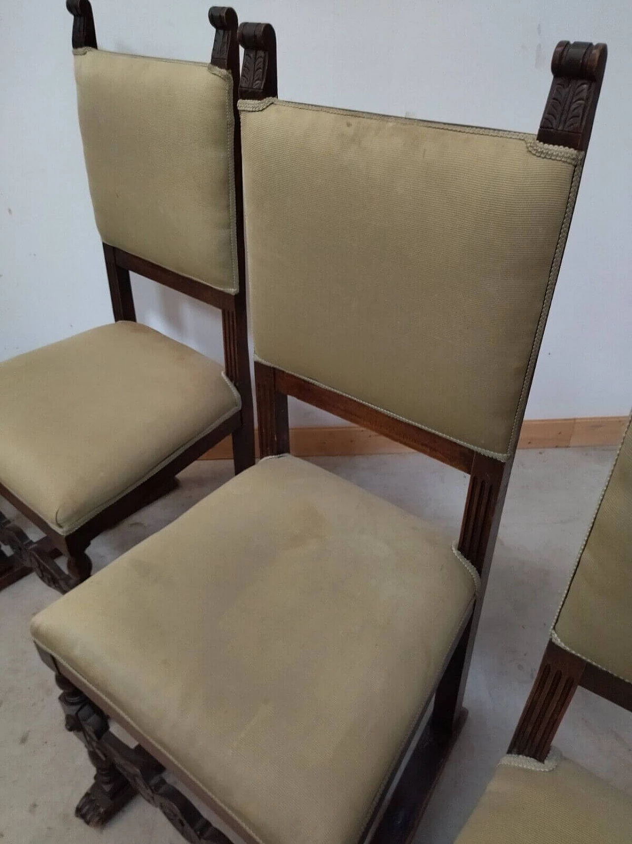 6 Walnut chairs in Neo-Renaissance style, early 20th century 9