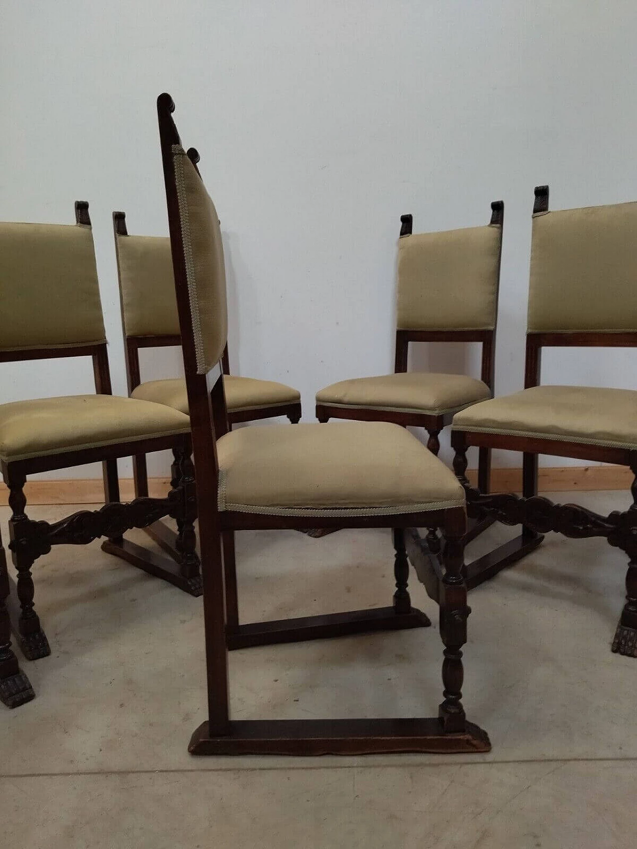 6 Walnut chairs in Neo-Renaissance style, early 20th century 12