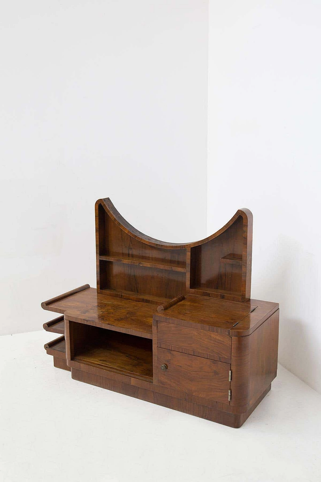 Walnut-root sideboard attributed to Osvaldo Borsani, 1930s 2