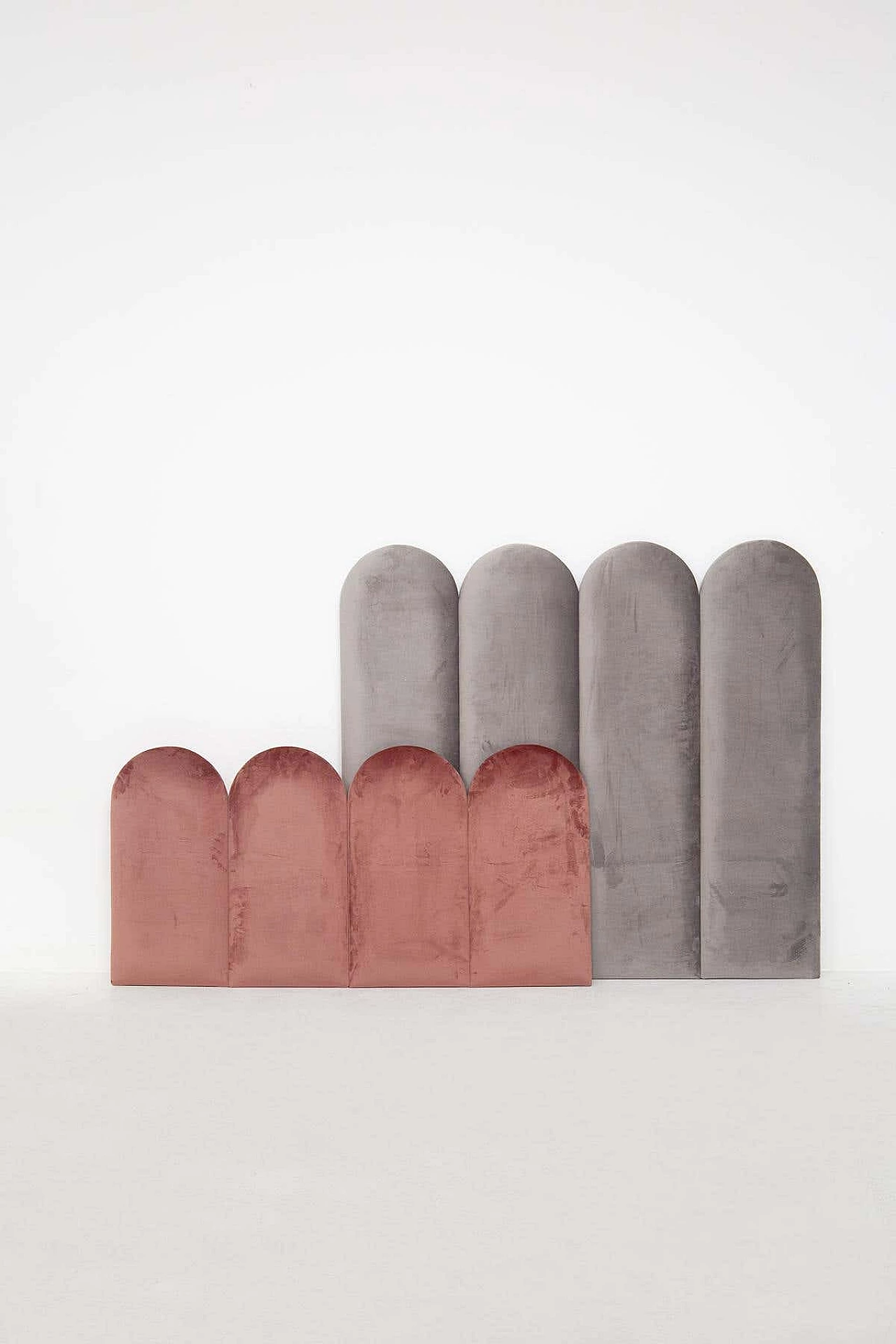 Testata per letto in velluto rosa per Vinta Domus, 2010 5