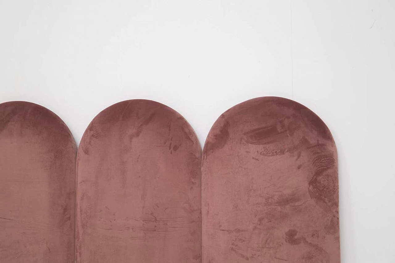 Testata per letto in velluto rosa per Vinta Domus, 2010 6