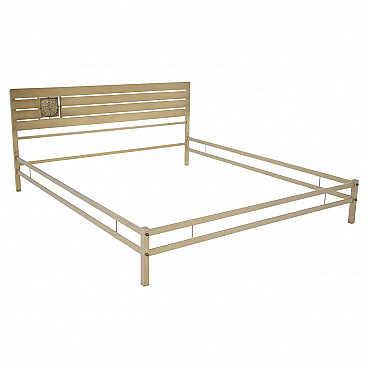 Brass bed with sculptural insert by Luciano Frigerio, 1970s