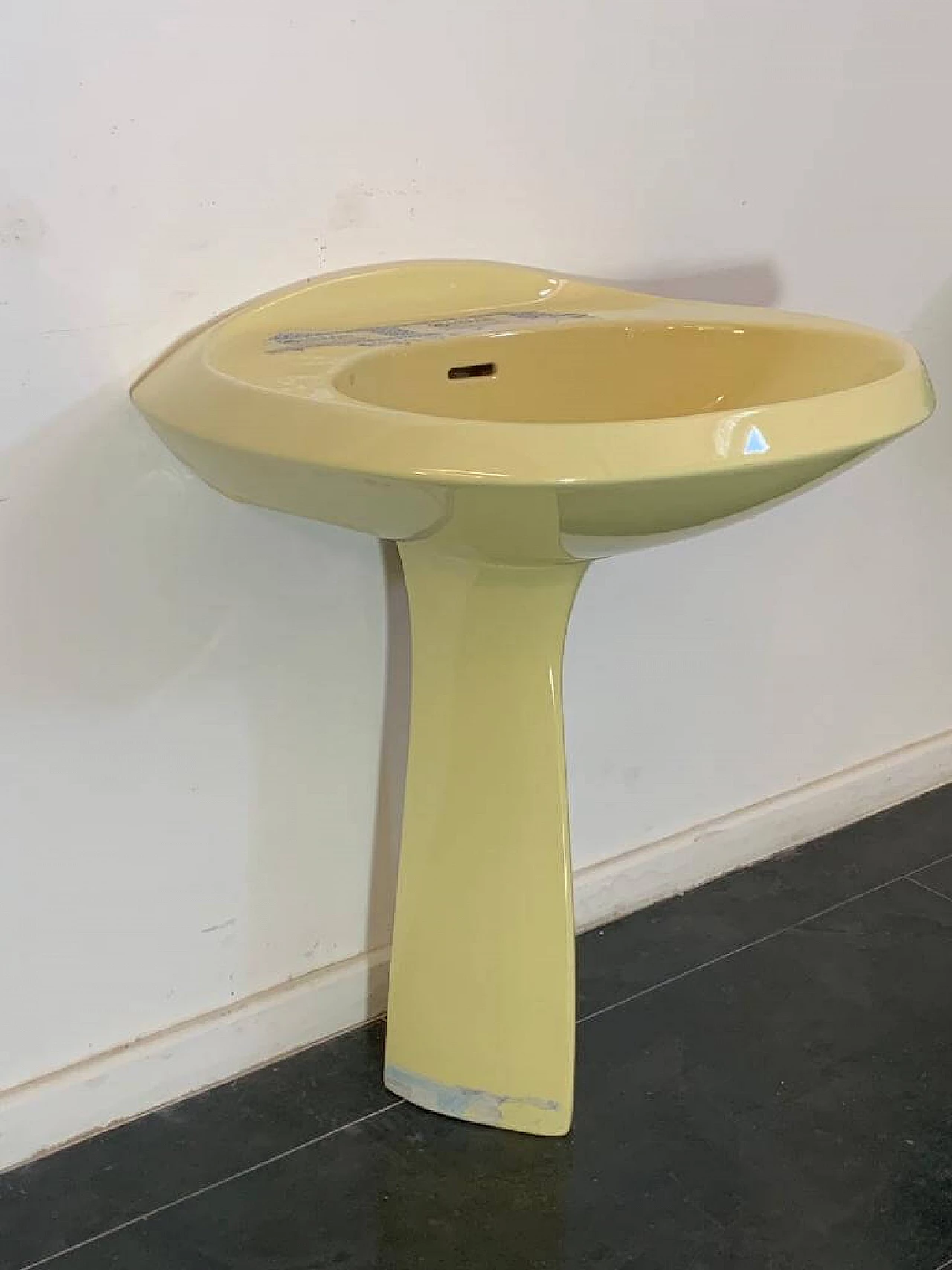 Yellow Ellisse washbasin by Ideal Standard, 1970s 2