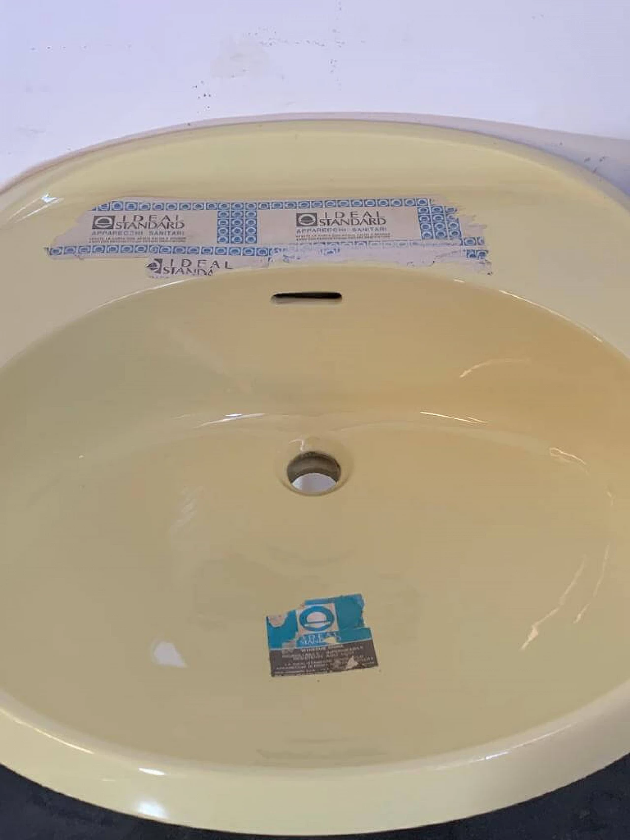 Lavabo Ellisse giallo di Ideal Standard, anni '70 6