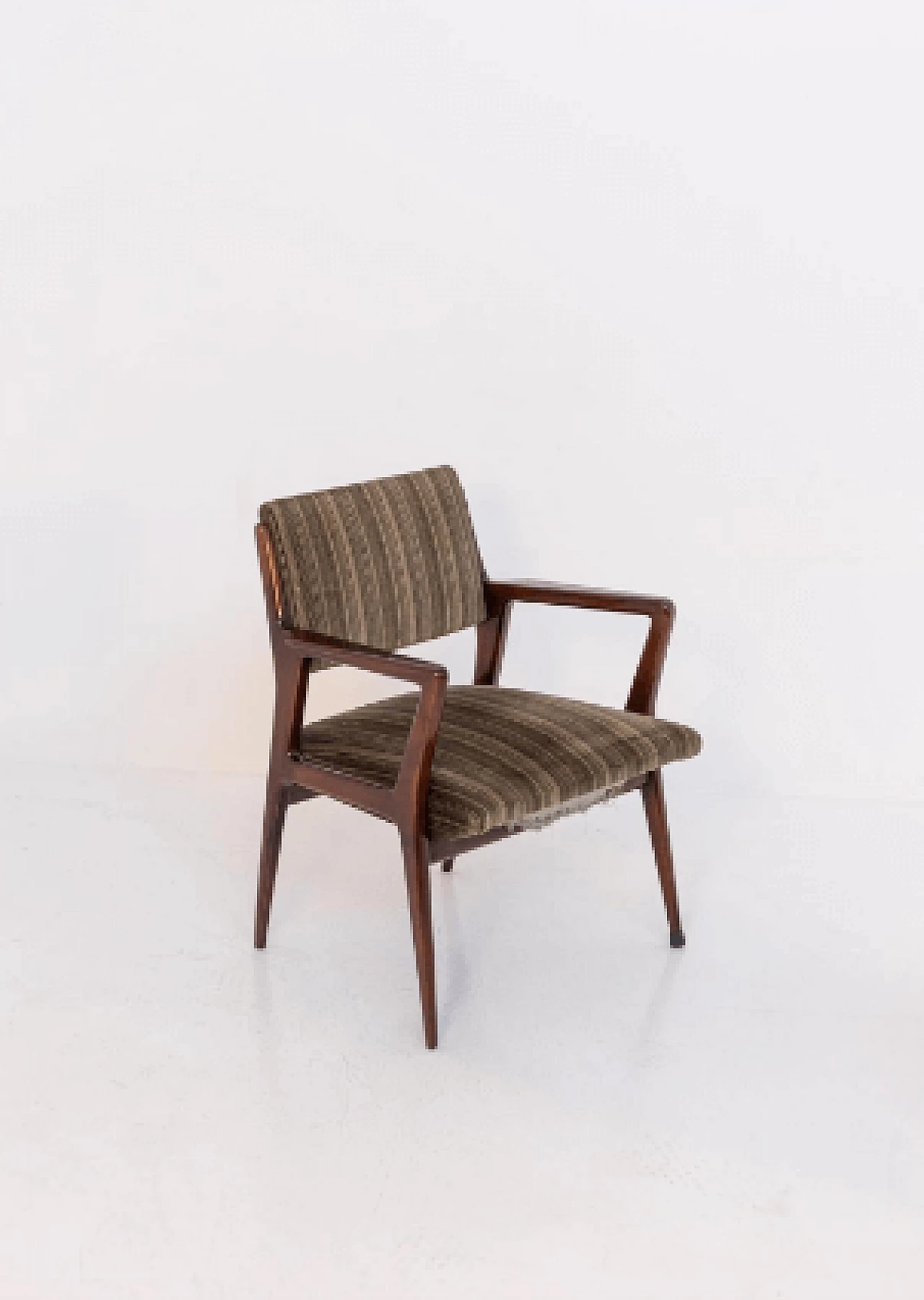 Coppia di poltrone in noce e velluto attribuite a Gio Ponti, anni '50 10